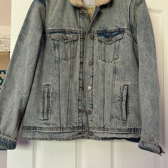 Sherpa lined denim jacket - Picture 3 of 7